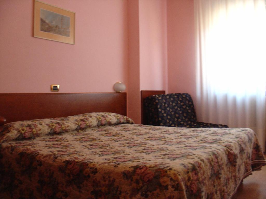 Domus Hotel Alessandria Zewnętrze zdjęcie
