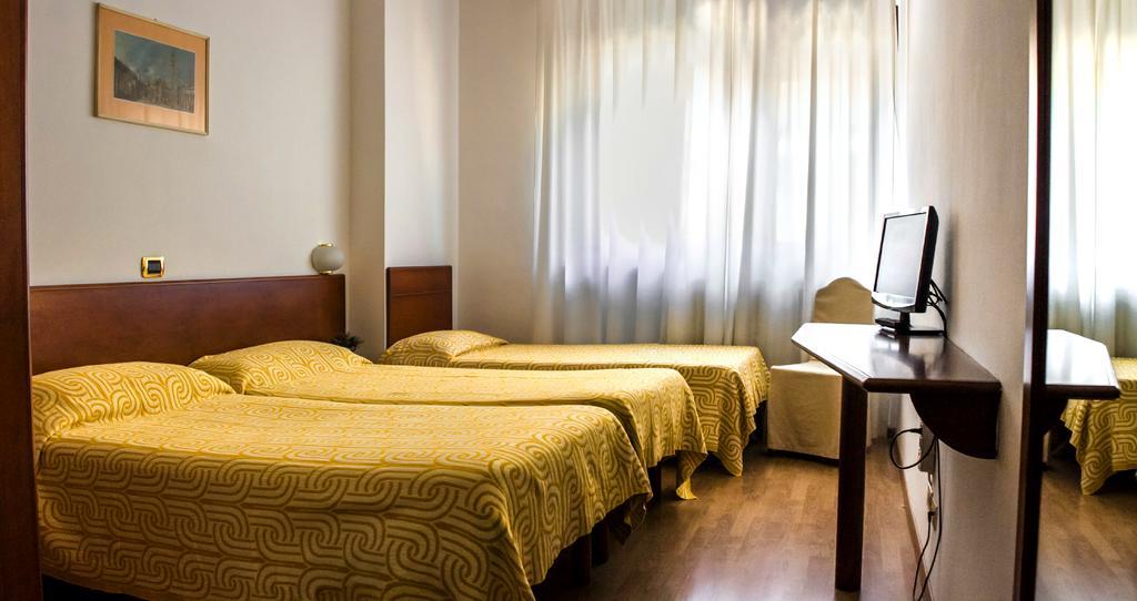 Domus Hotel Alessandria Zewnętrze zdjęcie