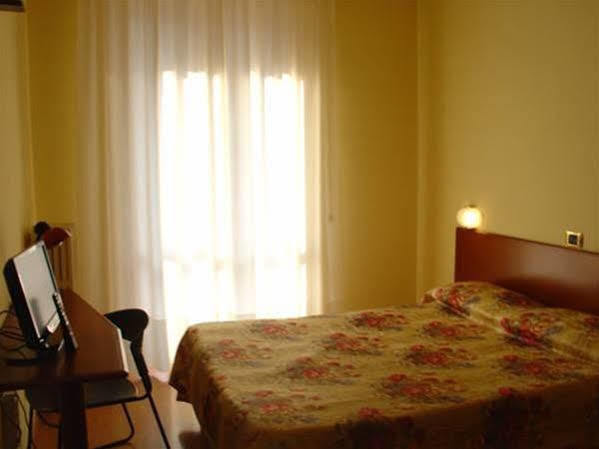 Domus Hotel Alessandria Zewnętrze zdjęcie